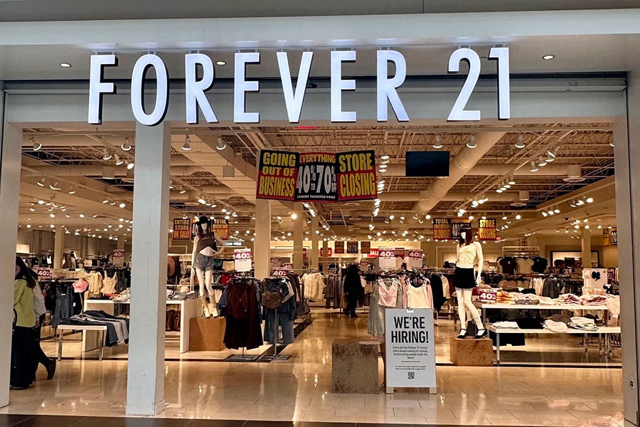 Forever 21 closing sign