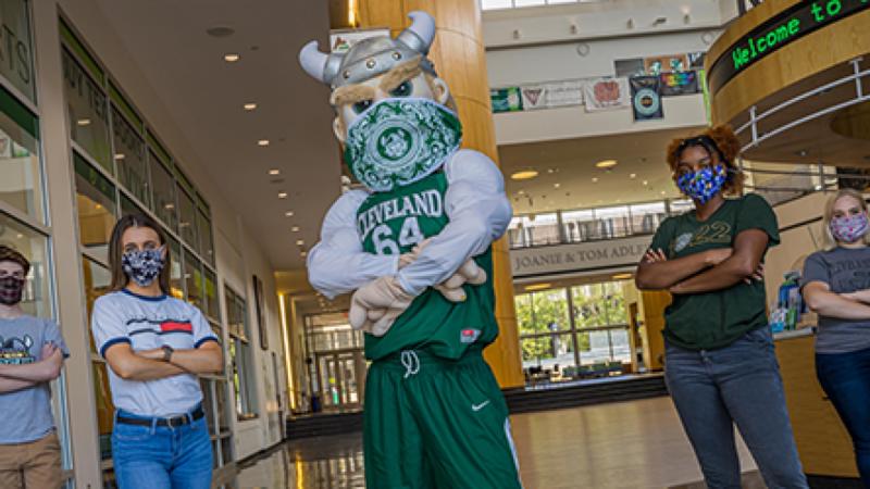 CSU Students with Mascot 