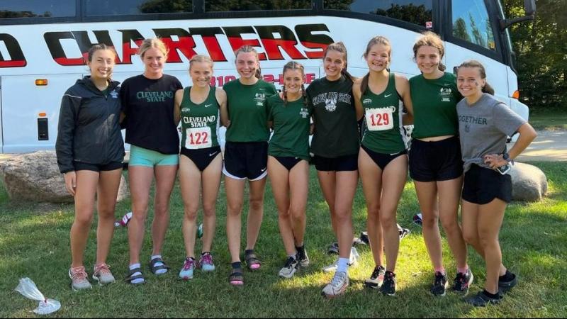 Cleveland State cross country poses after the Lansing Invitational on Oct. 1 in Lansing, Michigan. The Vikings hauled in three top-20 finishes, including Hannah Korte’s fourth-place performance.