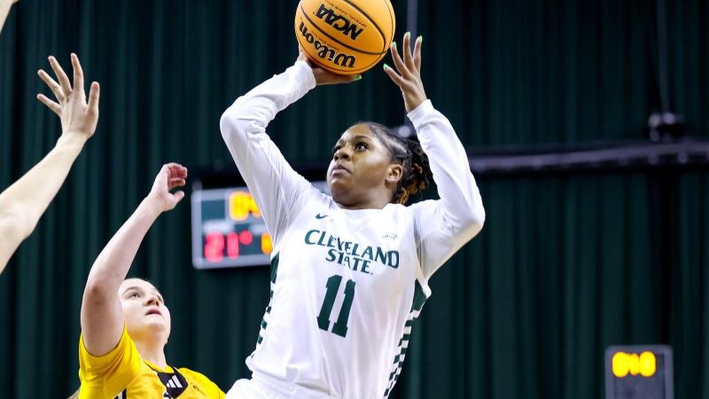 CSU's Colbi Maples (11) shoots.