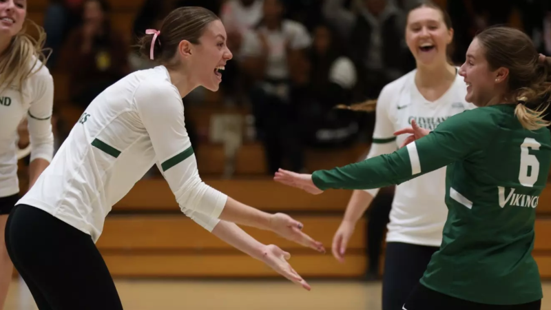 Cleveland State Women’s volleyball team celebrate during an exciting game against Green Bay.