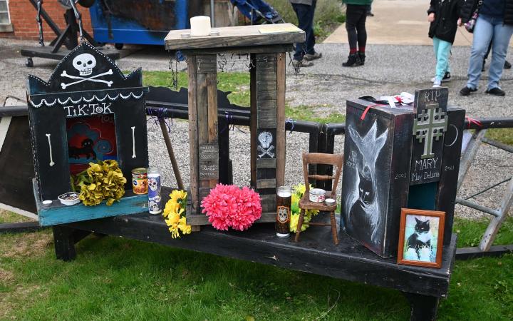Altars of pets who have passed away, outside the Cleveland Public Theatre,  Nov. 4, 2023. (credit: Alex Martinez)