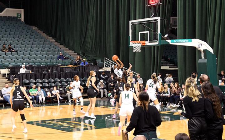 CSU'S Colbi Maples (11) shoots in the 4th quarter of the game, on Feb. 3, 2024, at the Henry J. Goodman Arena in Cleveland.