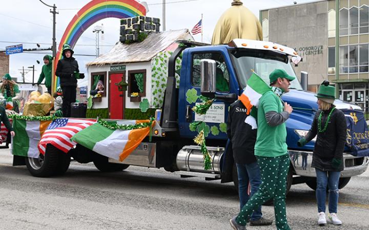 St. Patrick’s Day truck float joins the parade, March 17, 2024. (credit: Alex Martinez)