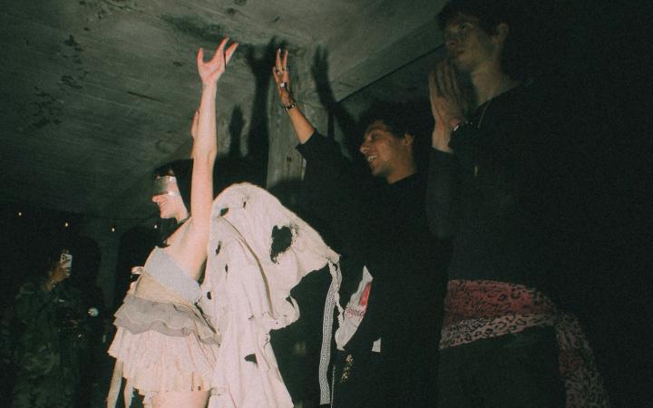 Avery, Liev, Talon took a bow