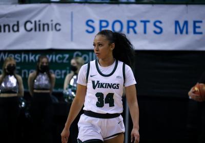 Gabriella Smith (No. 34) of CSU women's basketball team (Credit: Matt Thomas)