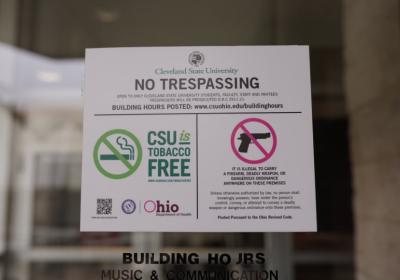 No gun sign outside of CSU