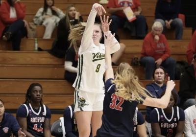 Cleveland State’s Sarah Hurley (9) grabbed a team-high nine rebounds in the Viking’s 62-59 overtime win against Radford on Nov. 29, 2025 at the Woodling Gymnasium as part of the CSU Invitational. 