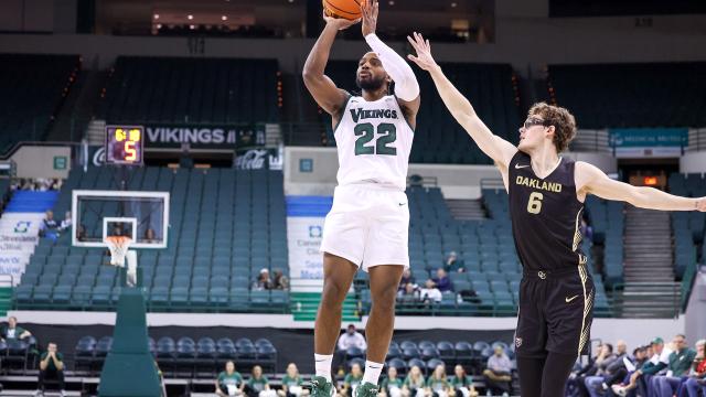 CSU MBB Chase Robinson (22)